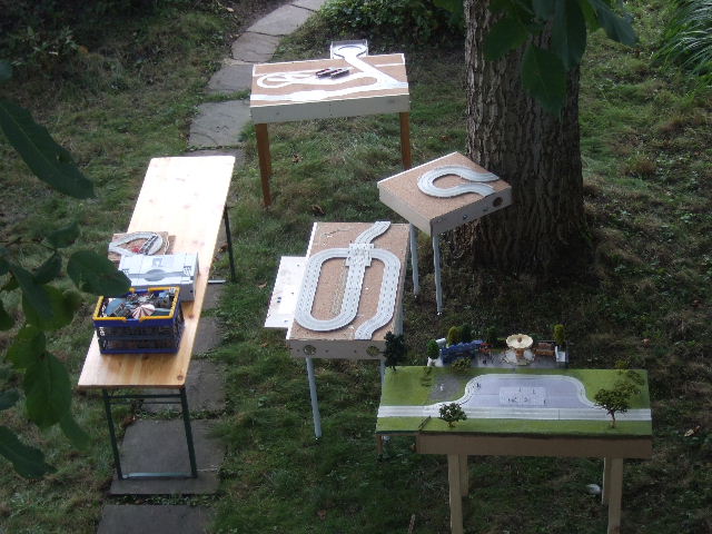 [Bild: 0101_AufbauImGarten.JPG]
