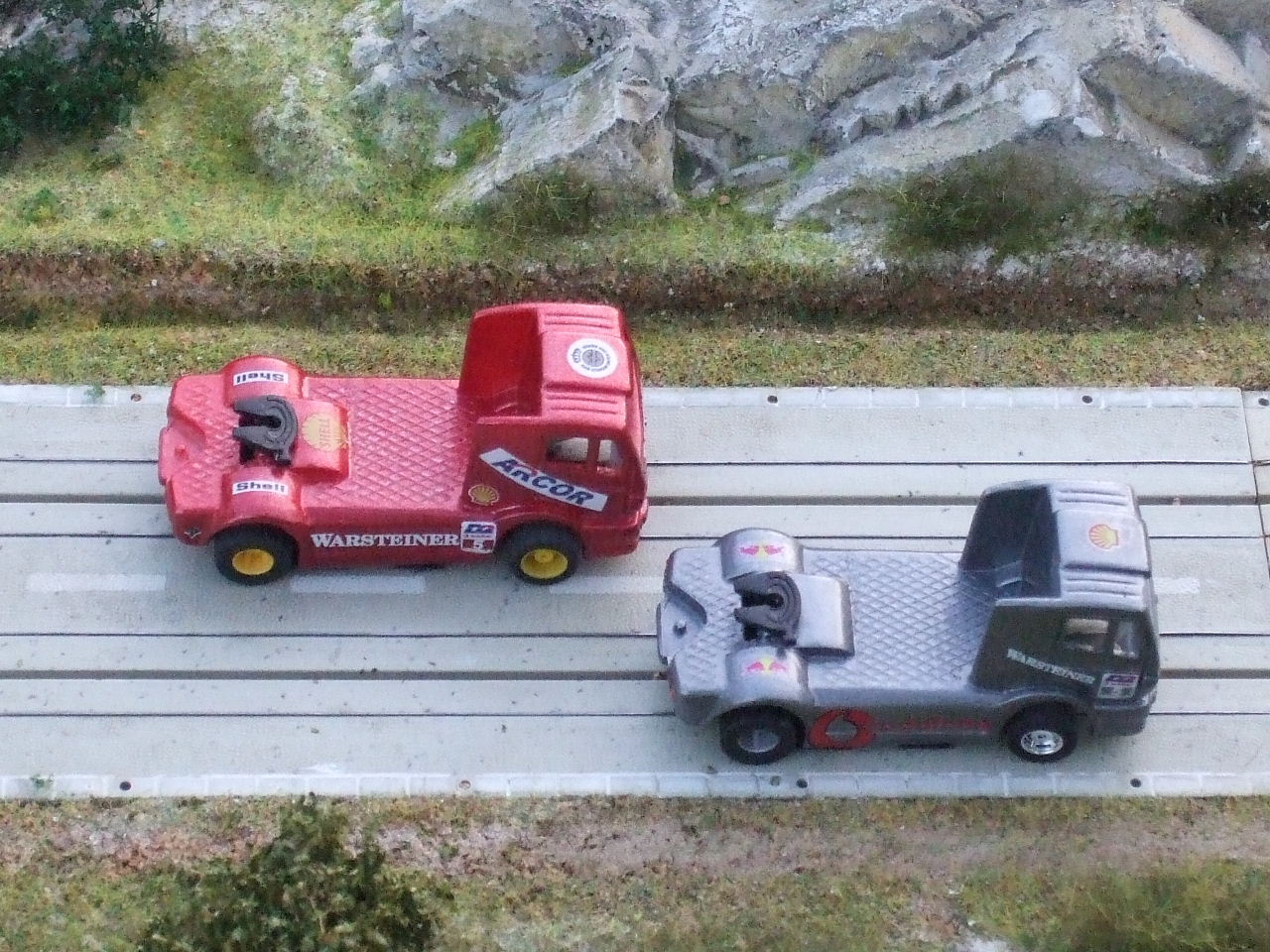 [Bild: Ernst%20Trucks%20Arcor_Vodafone%2001.JPG]