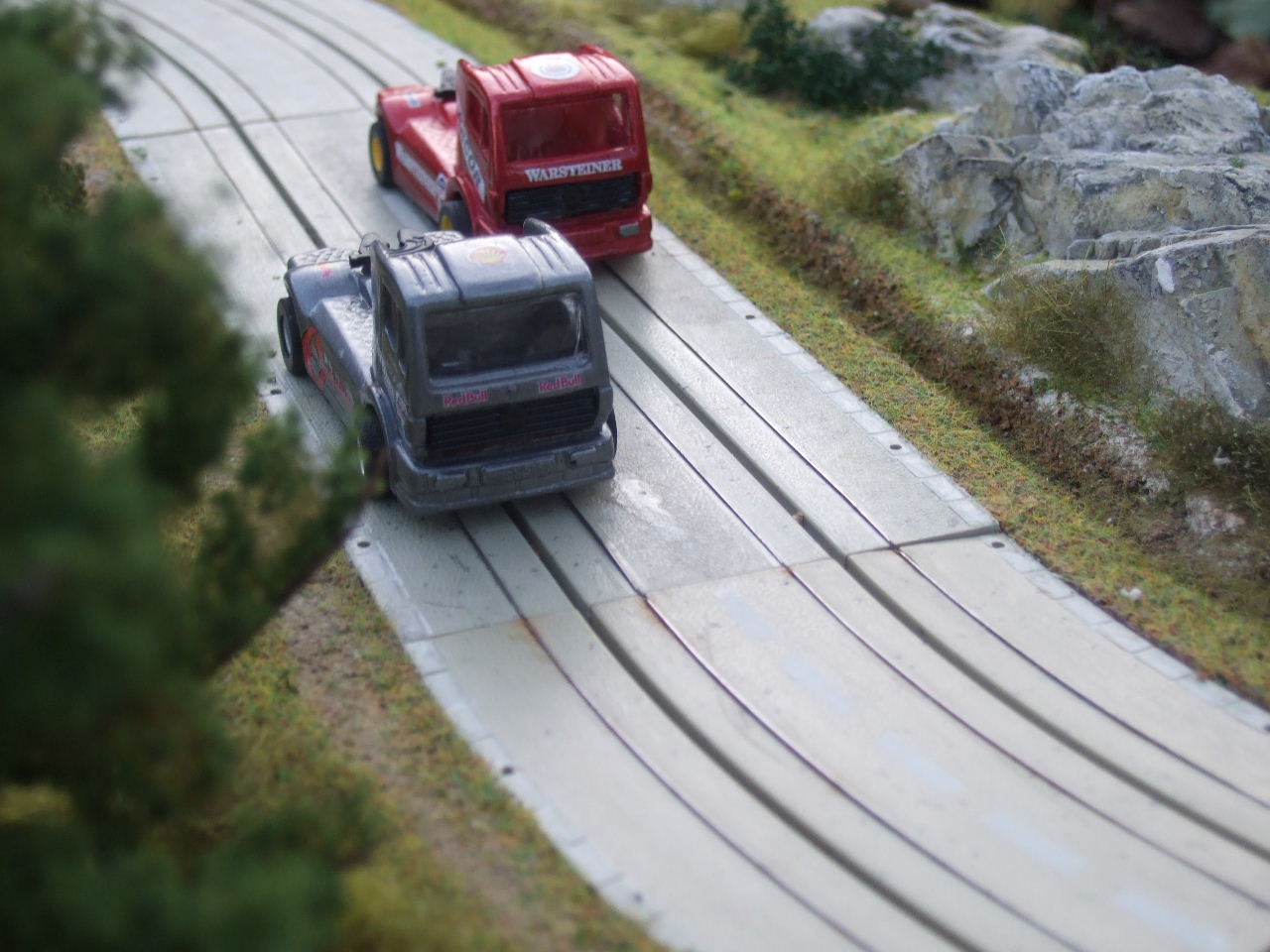 [Bild: Ernst%20Trucks%20Arcor_Vodafone%2002.JPG]