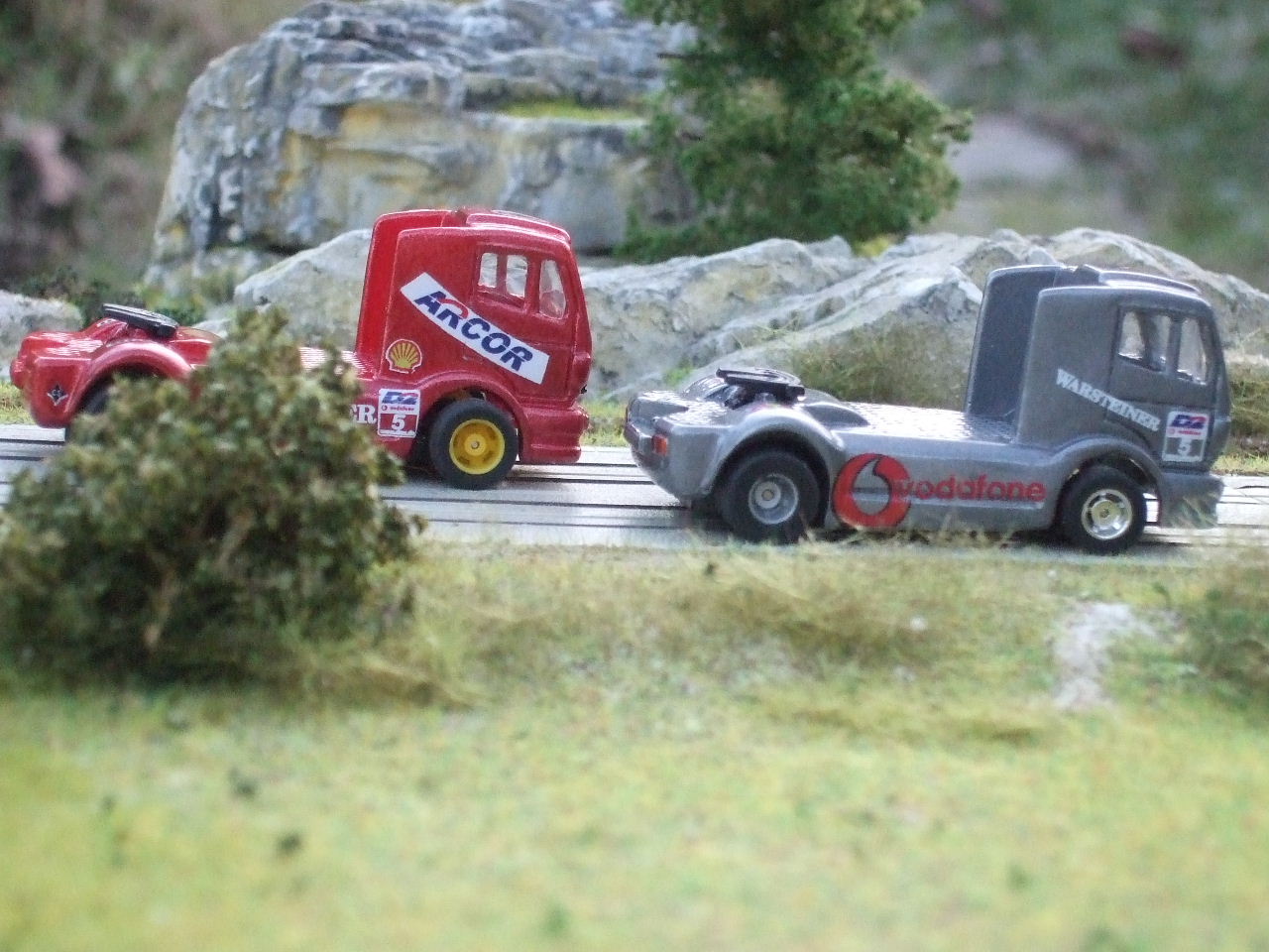 [Bild: ErnstTrucksArcor_Vodafone03.JPG]