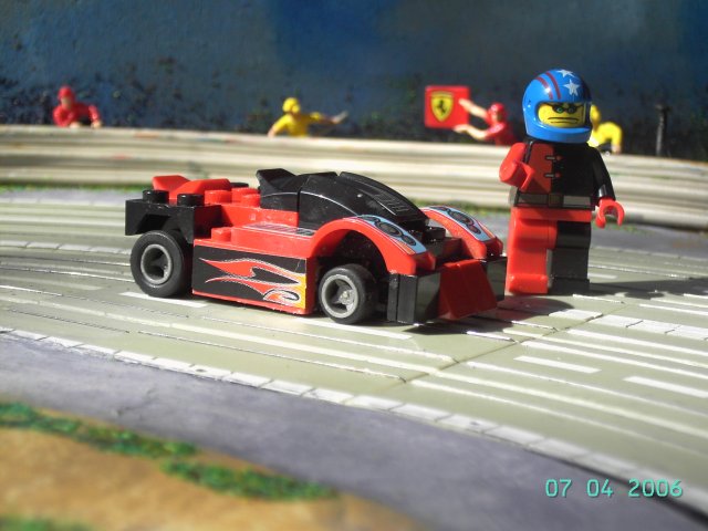 [Bild: LegorennerMos.jpg]