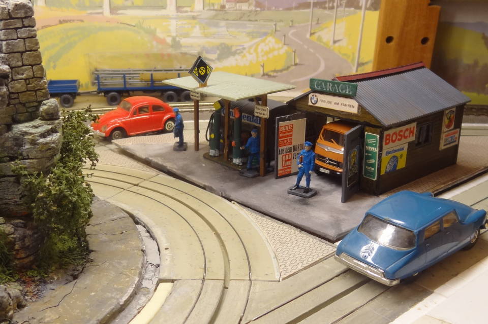 [Bild: ZwischenbahnhofAufbau0224.JPG]